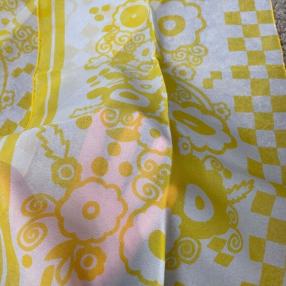 Rectangle Scarf Yellow Flower Power Retro Hand Rolled Ribbon Hair Neck 60s 70s - Picture 4 of 7